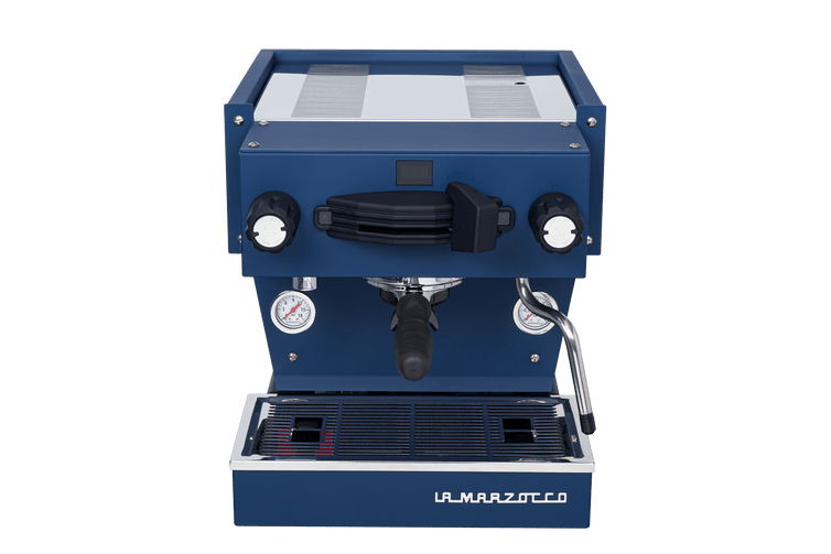 Cafetera La Marzocco Linea Mini en azul con portafiltro